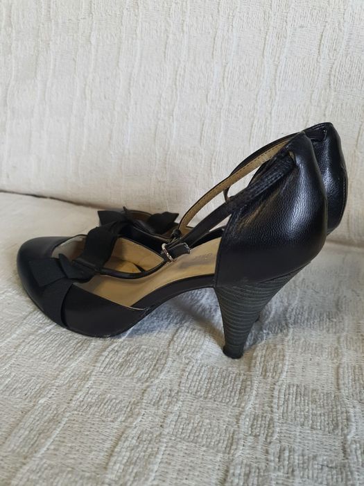 Buty na obcasie rozmiar 38