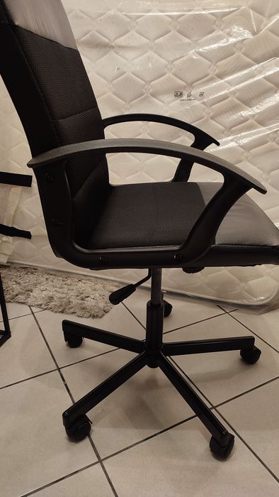 Cadeira de escritório IKEA ( Usada )