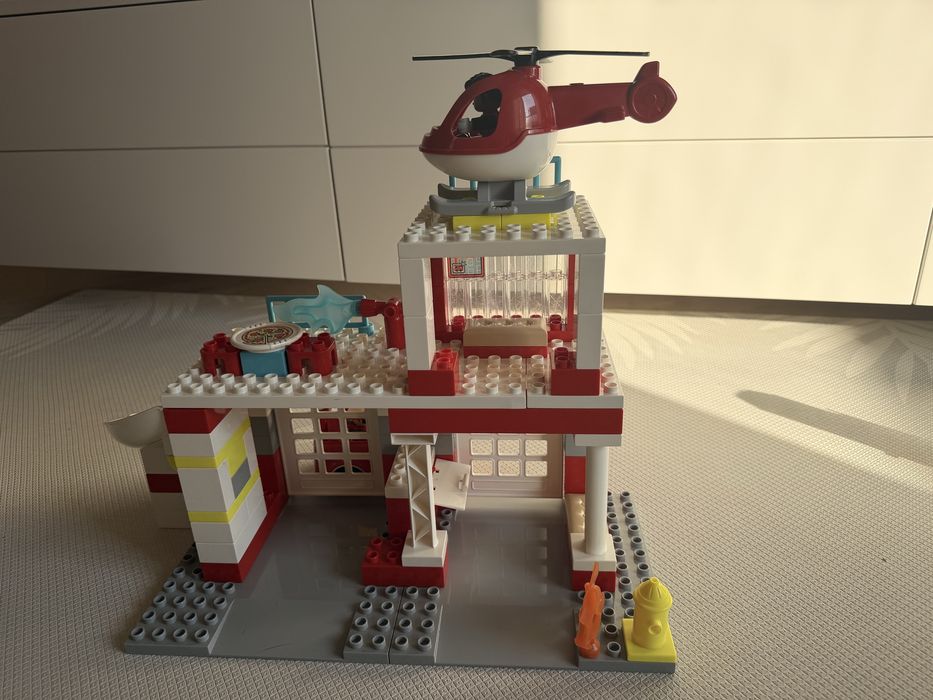 LEGO DUPLO 10970 Remiza strażacka z helikopterem