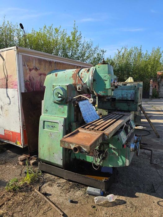 токарный станок модель 1м63,1500 рмц