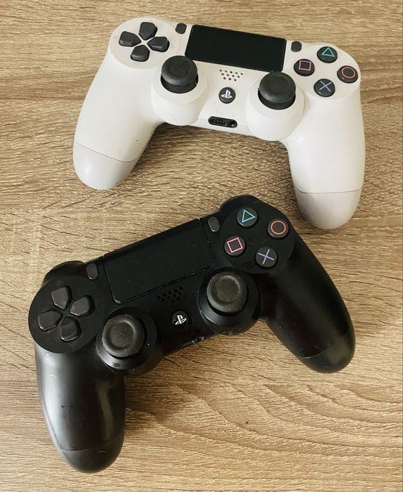Приставка Sony playstation 4pro + 2 геймпада. Стан ідеальний