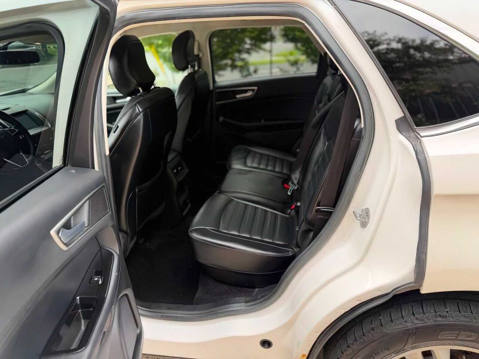 Ford Edge      2017