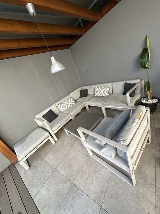 Conjunto de sofa e mesa exterior