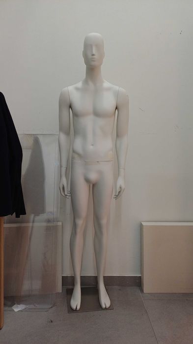 Manekiny meskie dwa, jeden damski- sklep - witryna