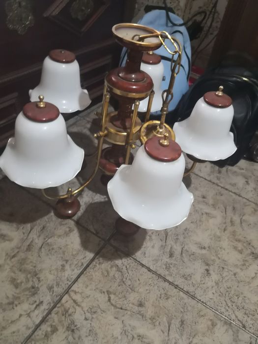 2 candeeiros para desocupar