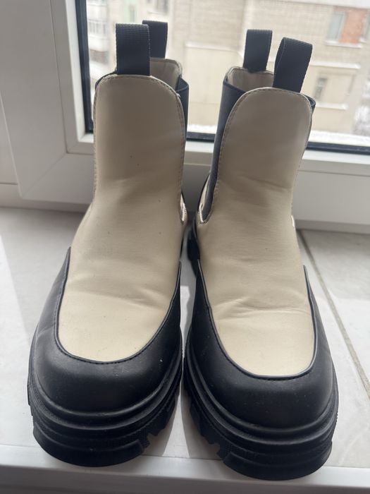 Чоботи челсі ,напівчоботи