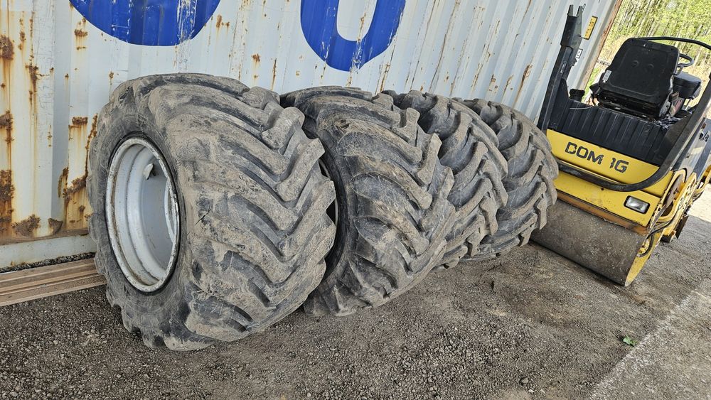 Sprzedam opony z felgami 4 sztuki nokian 600/50 22,5 24 pr TANIO