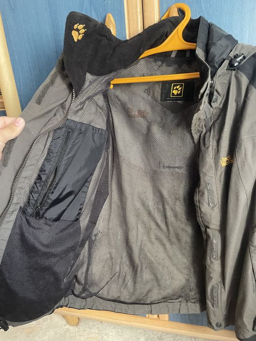 Осенняя ветровка Jack Wolfskin