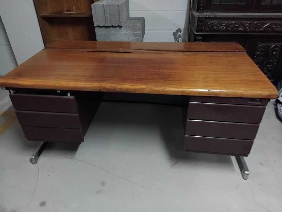 Secretária para escritório