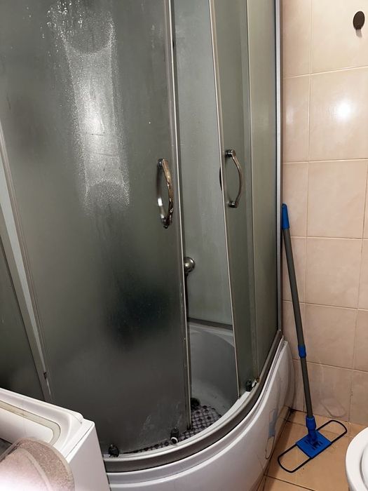 Стеклянные двери для душевых кабин: 1 800 грн. - Сантехніка Київ на Olx