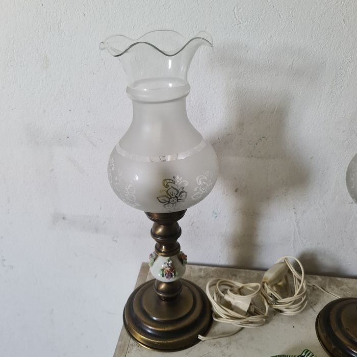 Candieiros antigos de mesa444248941952378882