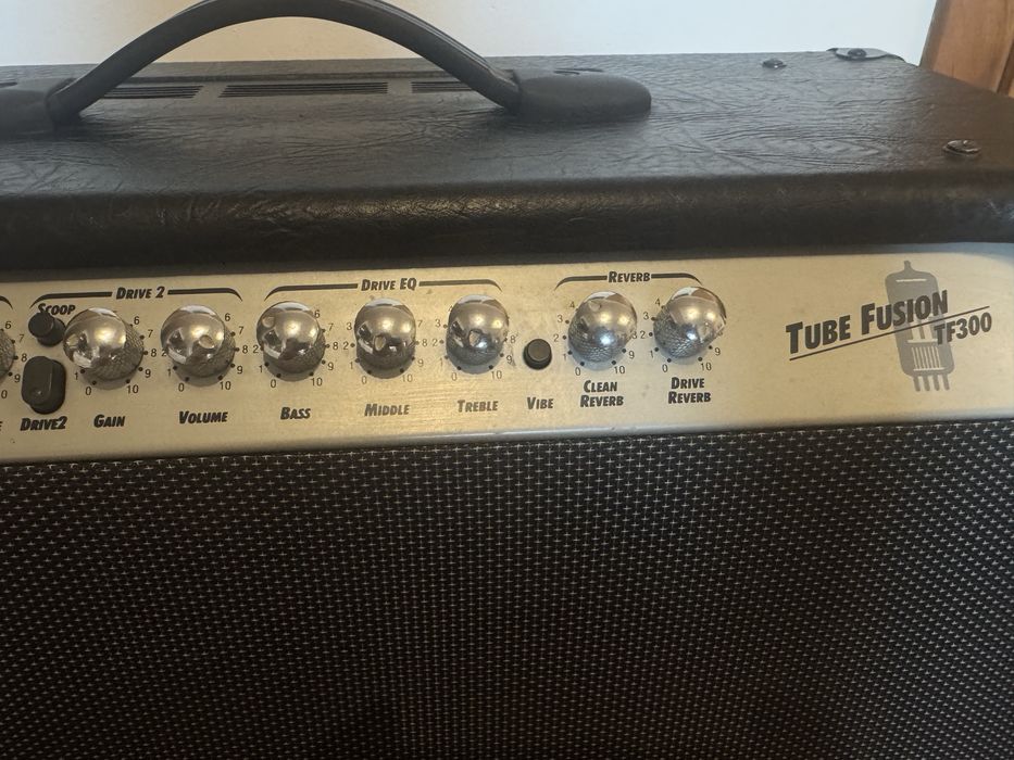 Wzmacniacz Laney Tube fusion TF 300 80w lampa plus footswitch
