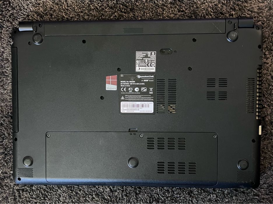 Portátil Packard Bell445447153522452482