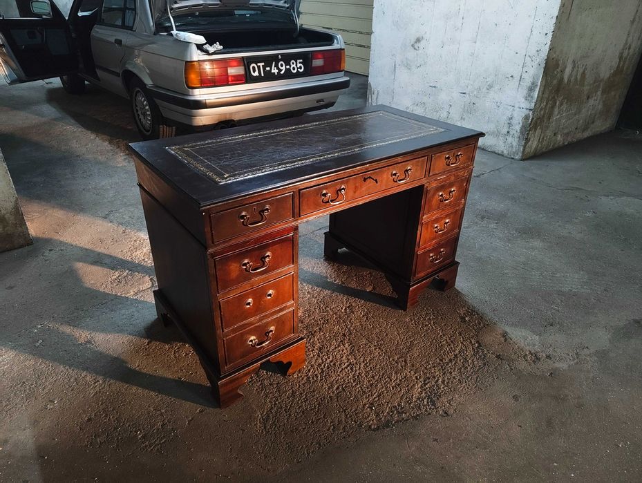 Secretaria inglesa antiga