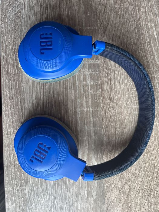 Продам на запчастини навушники JBL E55BT