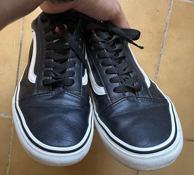 Vans em pele em bom estado