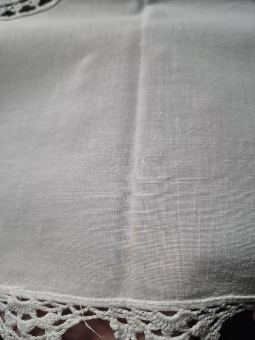 Haftowany obrus handmade 80 cm × 80 cm