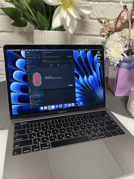 macbook pro 13 2016 touch bar - купити ноутбуки - Ціна на OLX.ua