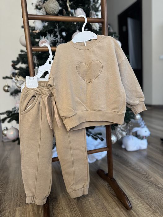 Костюми для дівчинки 86-92