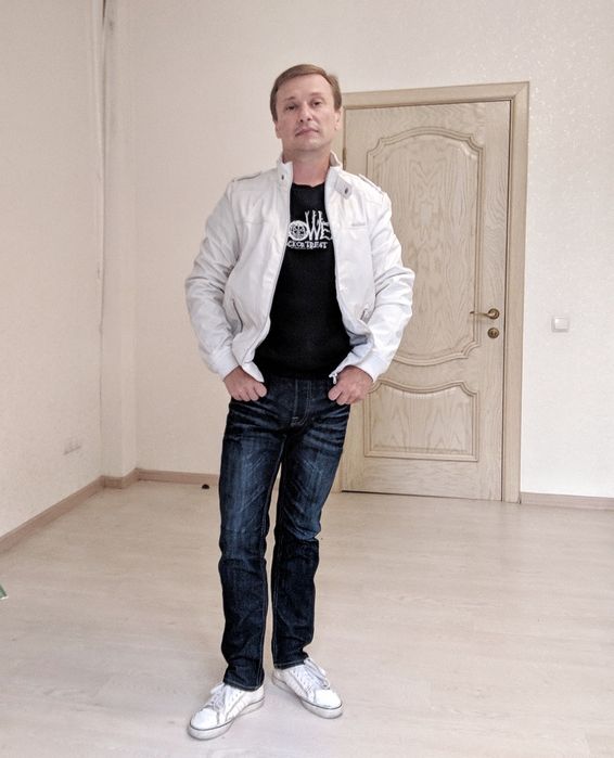 Куртка ветровка "Pull And Bear" белая