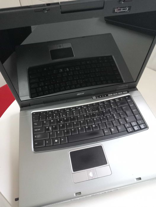 Portáteis Acer e HP 25€ cada