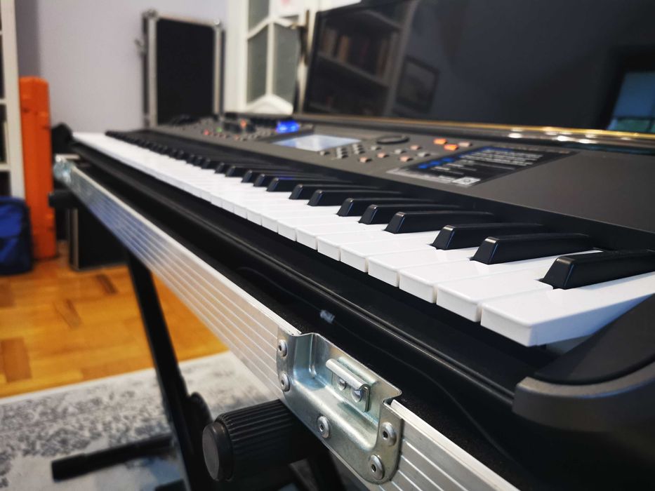 Yamaha MODX7  w Perfekcyjnym Stanie - Gratisy !!!