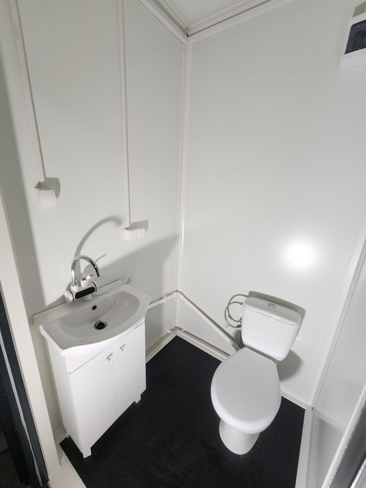 Kontener sanitarny Premium, toaleta mobilna