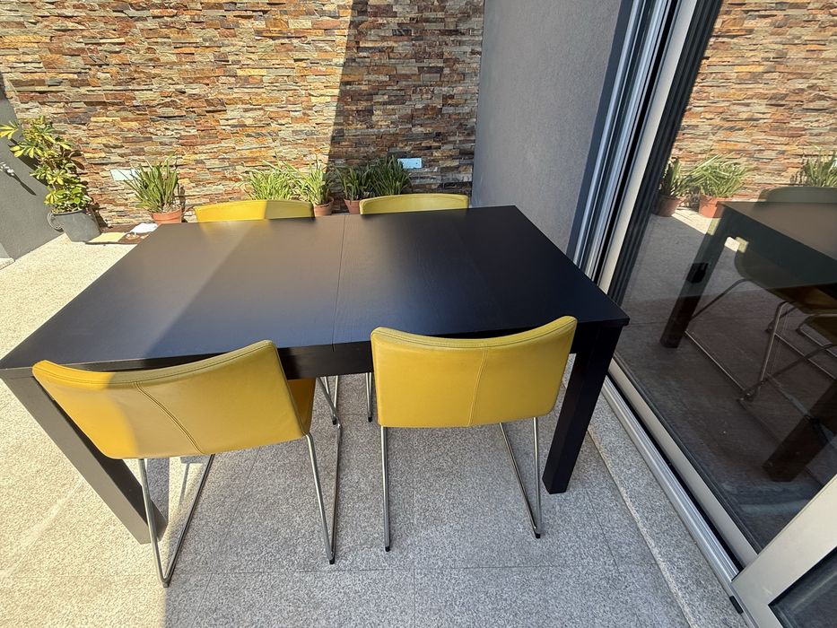 Mesa extensivel e 4 cadeiras