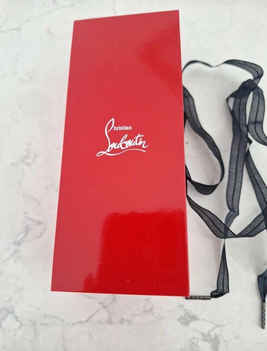 Batom vermelho mate Christian Louboutin