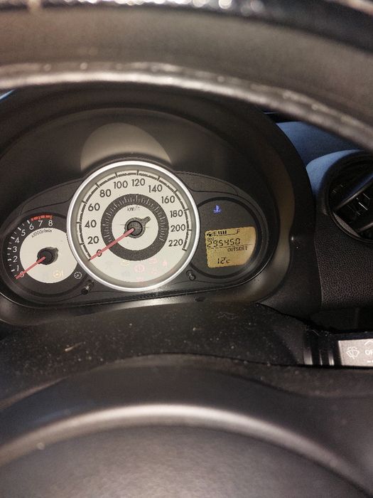 Vendo mazda 2 bifuel