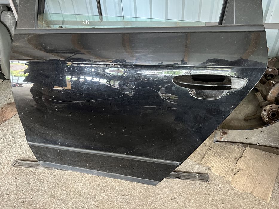 Двери задня ліва універсал  Volskwagen Passat B6 Пассат б6
