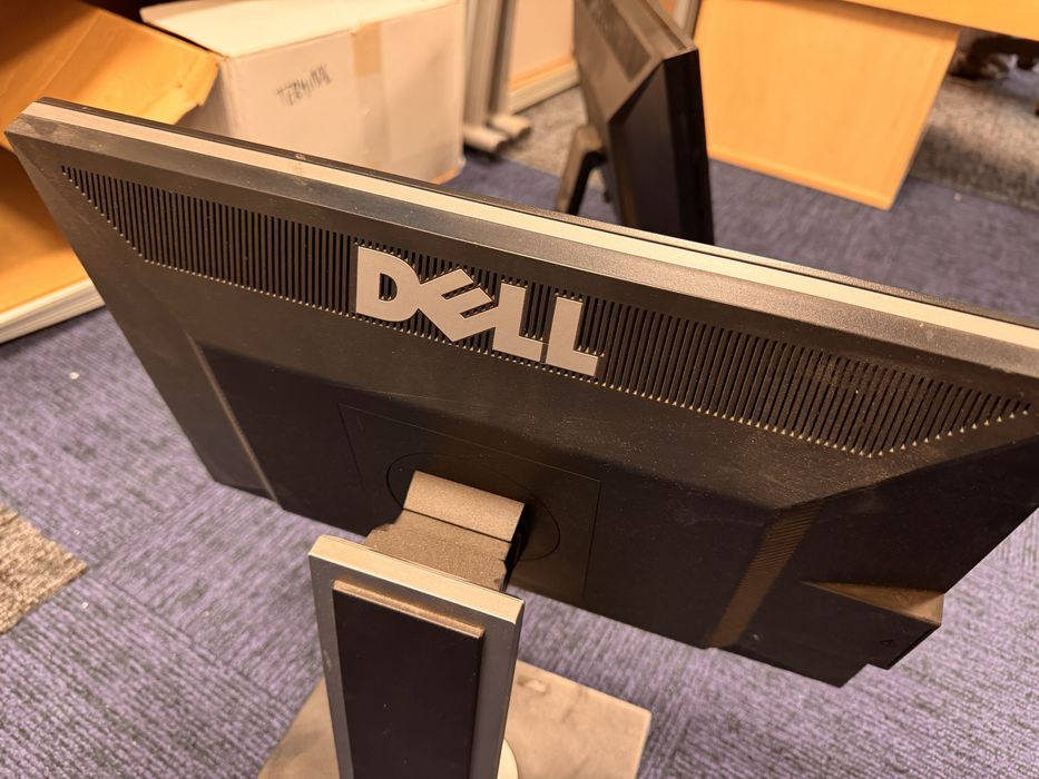 Monitory Dell stan jak na zdjeciach