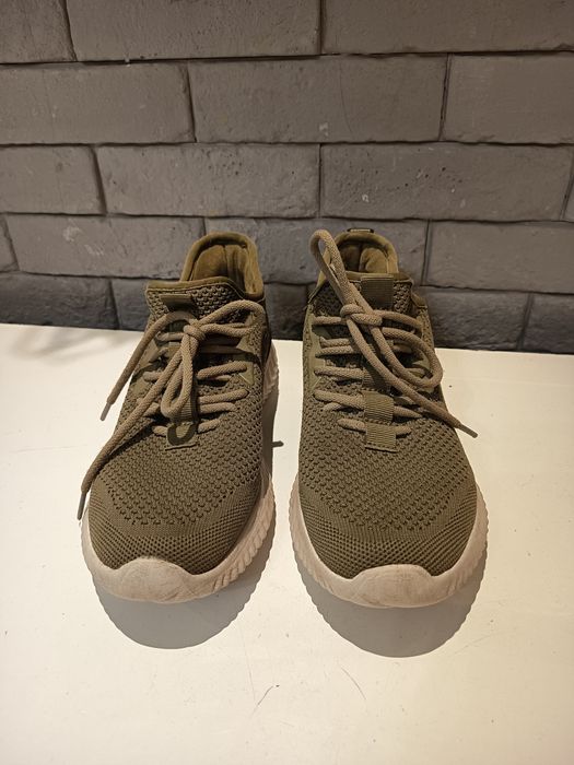 Męskie buty sportowe 41 VTY (Deichmann).