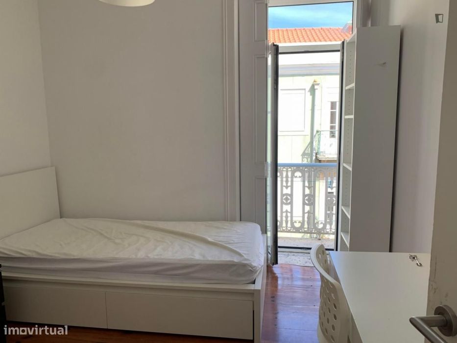 Quarto - localizado em Arroios Lisbon