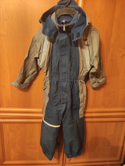 Продам ромперы и комбинезон 92-98