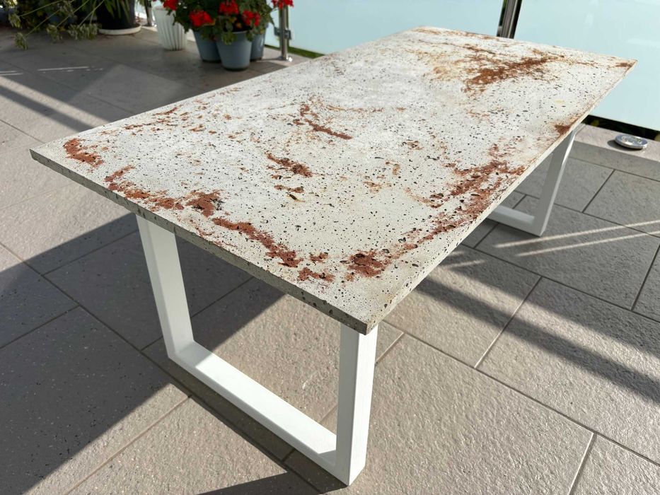 Stół ogrodowy, stolik kawowy, efekt rdzy