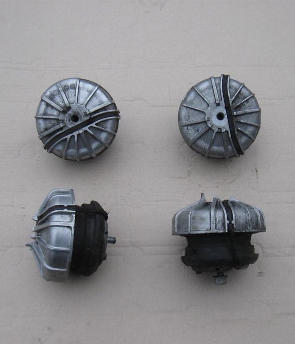 Подушка двигателя мотора на VITO-VIANO W 639