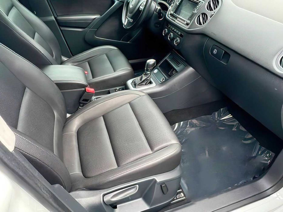 Volkswagen Tiguan      2016