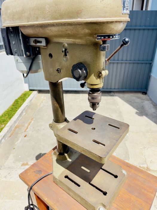 Coluna de Furação Industrial EFI com bancada Retro / Vintage