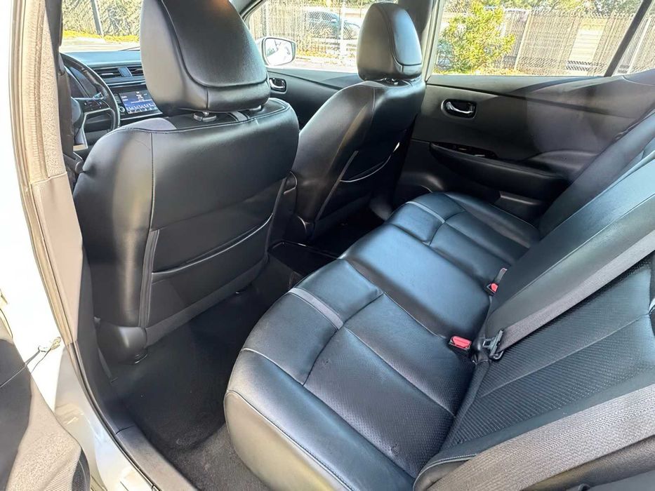 Nissan LEAF SL      2019