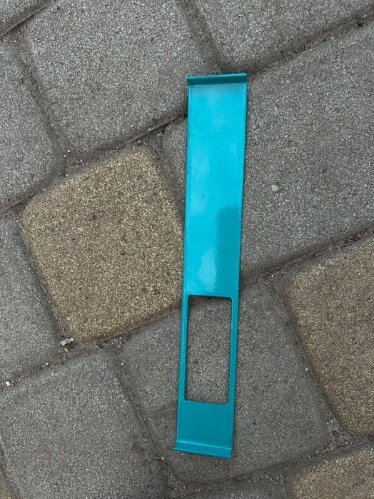 Корморізка повна комплектація але не має у комплекті мотору