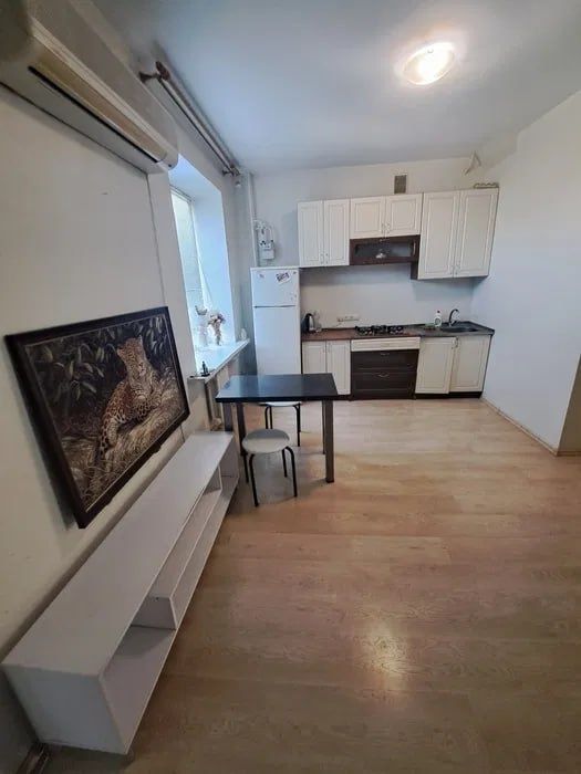 Продам 2 кімн.кв.,вул.Соборна, центр