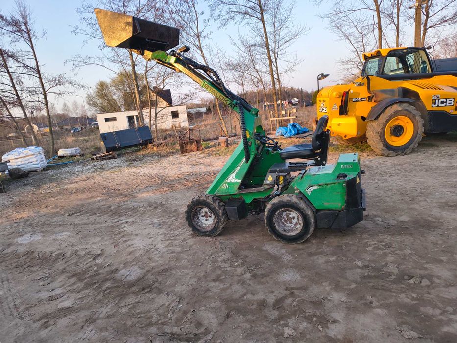 Miniładowarka avant wynajem