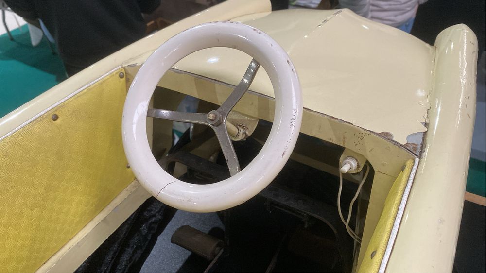 Carrinho a pedais vintage, ORIN, Portugal. Madeira e metal