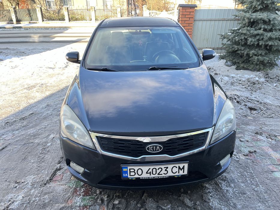 Продаю авто KIA CEED 2010 року