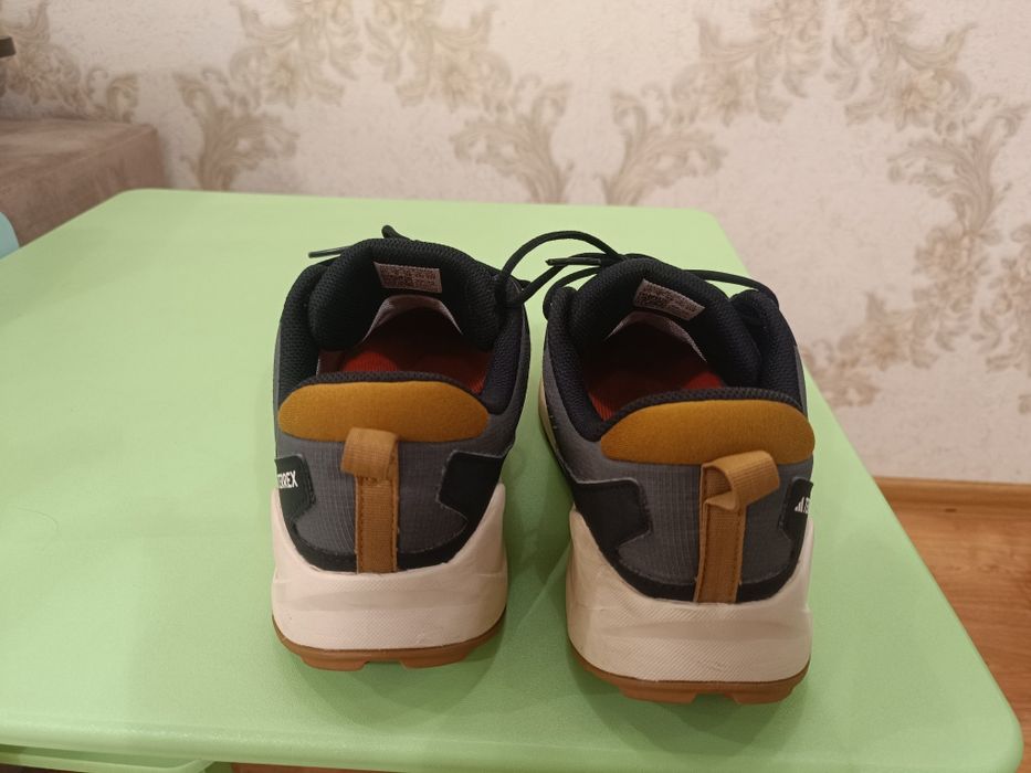Дитячі кросівки Adidas Terrex 38 розмір