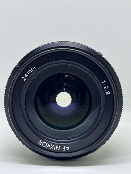 Nikon AF Nikkor 24 mm f/2.8