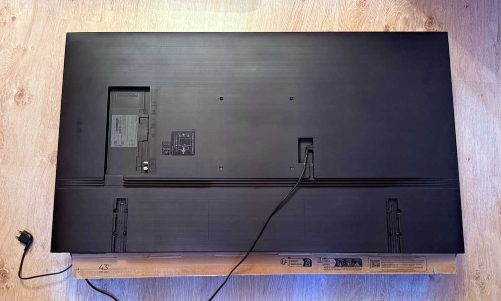 продам телевізор SAMSUNG QE50Q60DAUXUA