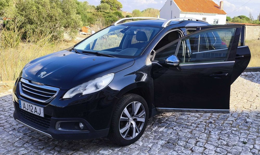 Peugeot 2008 1.6 e-HDi Allure Full Extras | Teto Panorâmico & Pele | Impecável foto 2