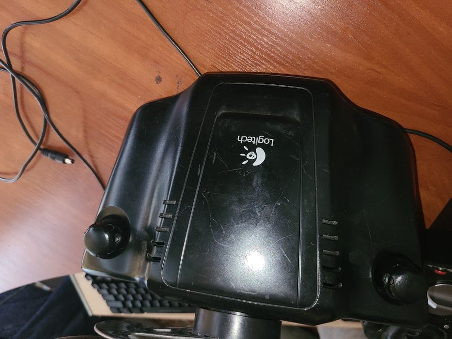Руль  Logitech G25